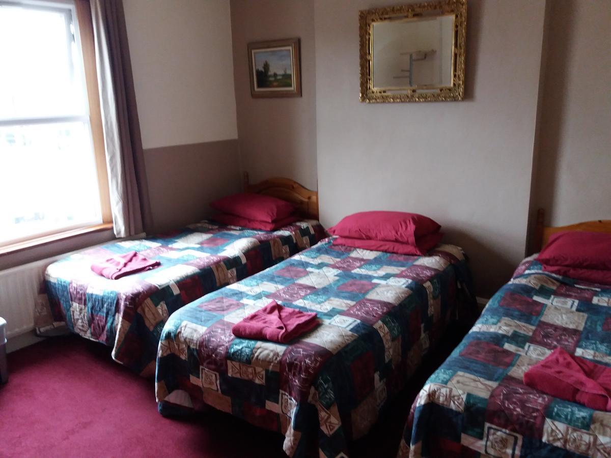 The Crouch Oak Bed & Breakfast Addlestone Bagian luar foto