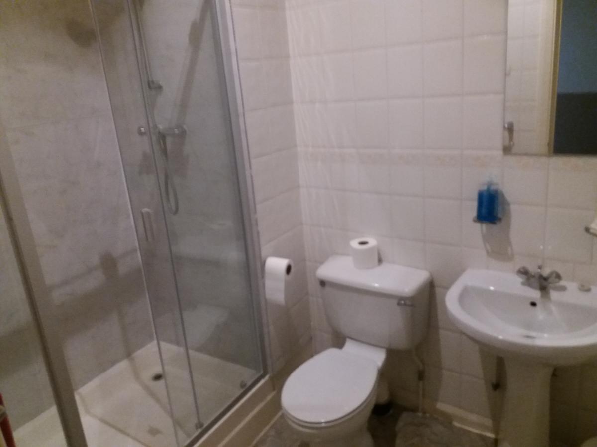 The Crouch Oak Bed & Breakfast Addlestone Bagian luar foto