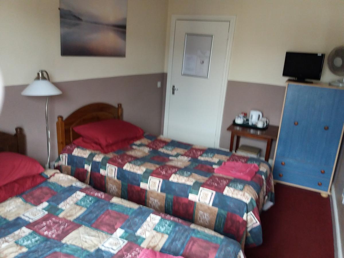 The Crouch Oak Bed & Breakfast Addlestone Bagian luar foto