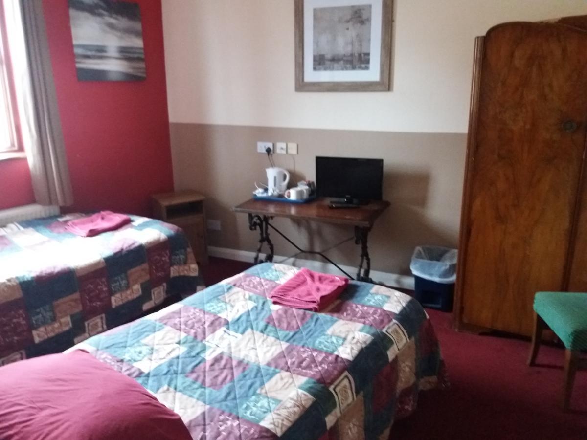 The Crouch Oak Bed & Breakfast Addlestone Bagian luar foto